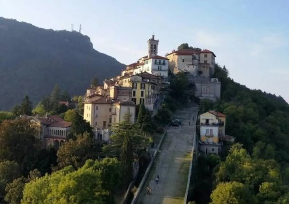 Lago Maggiore, Leggiuno, Ampio Appartamento Leggiuno