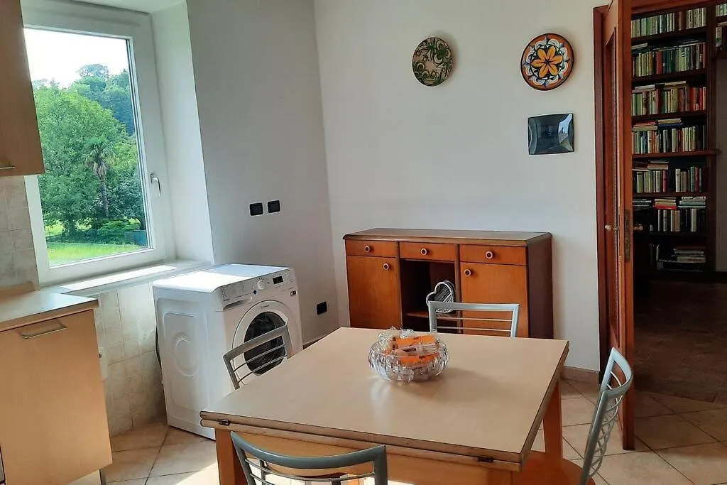 Apartament Lago Maggiore, Leggiuno, Ampio Appartamento